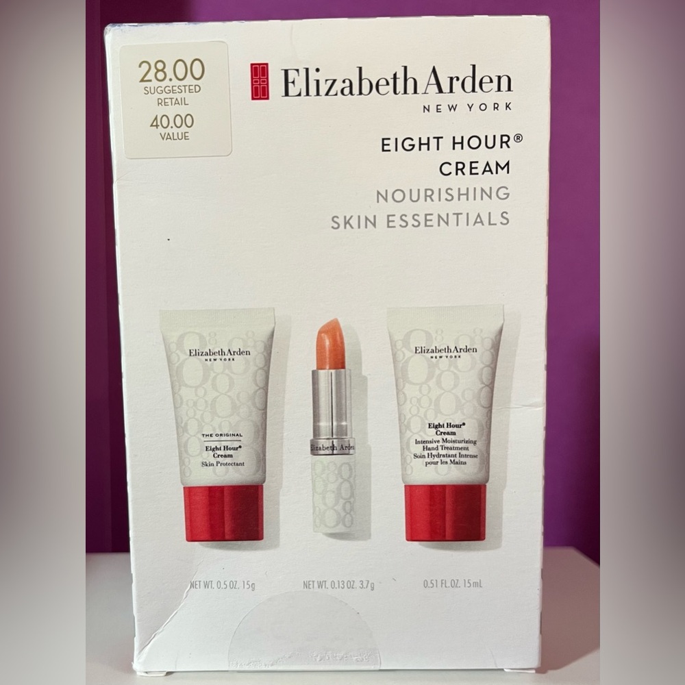 Elizabeth Arden - Eight Hour Cream and Lippie 💄💄